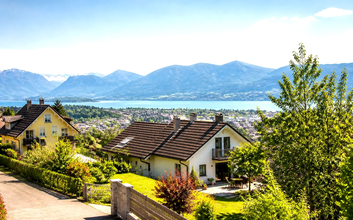 Wohnhaus mit Garten nahe einem See